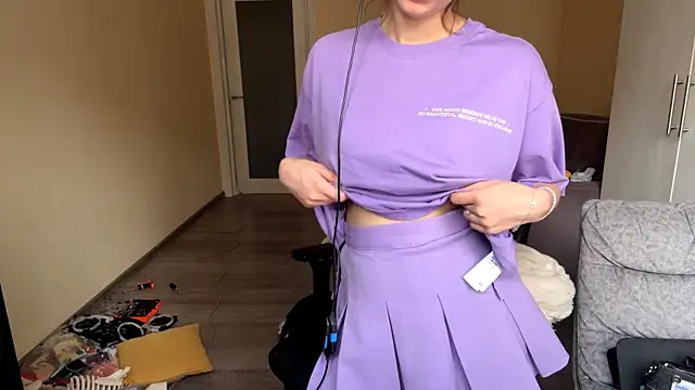 LueIvins online show from 04/18/26, 04:05