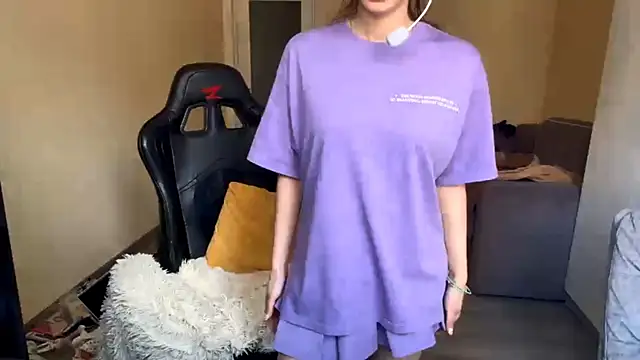 LueIvins online show from 04/23/26, 07:41