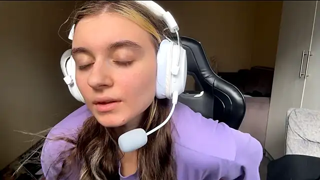 LueIvins online show from 04/23/26, 12:29