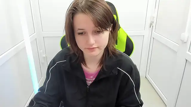 GoldenKiss online show from 04/20/26, 07:00