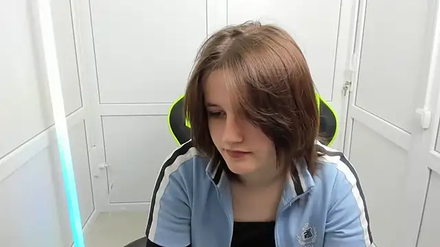 GoldenKiss online show from 04/22/26, 06:49