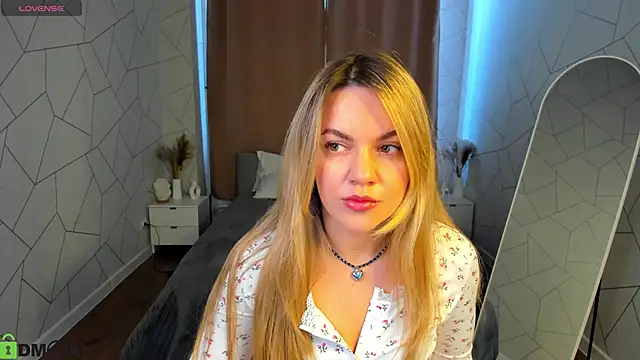 Jennifer Perezz online show from 04/23/26, 01:07