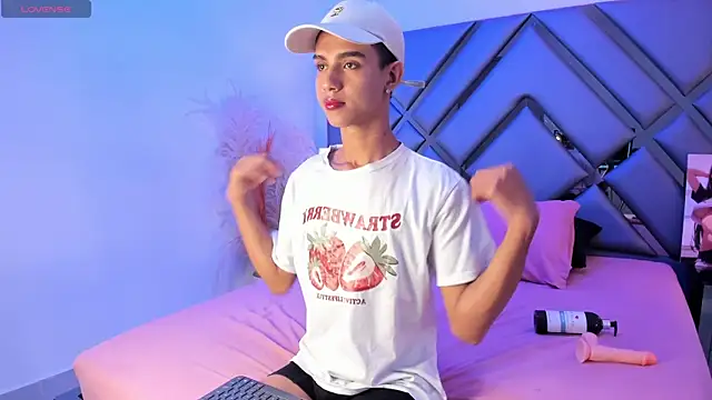 SamyBrownn online show from 04/23/26, 07:05