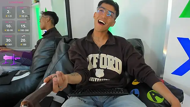 Aziel Jenner online show from 04/22/26, 03:31