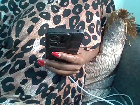 hotchoco03 online show from 04/11/26, 09:08