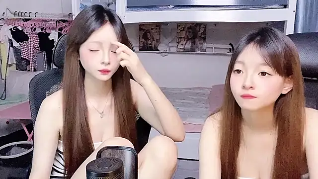 xiaoqiao-daqiao online show from 04/15/26, 01:29