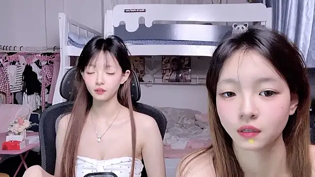 xiaoqiao-daqiao online show from 04/21/26, 03:50