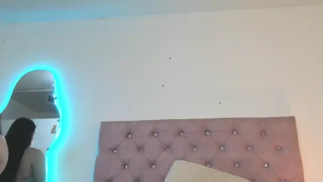 laurenlaine online show from 07/14/26, 08:47