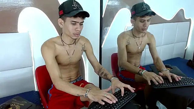 Skinny cute Alyer online show from 04/17/26, 02:25