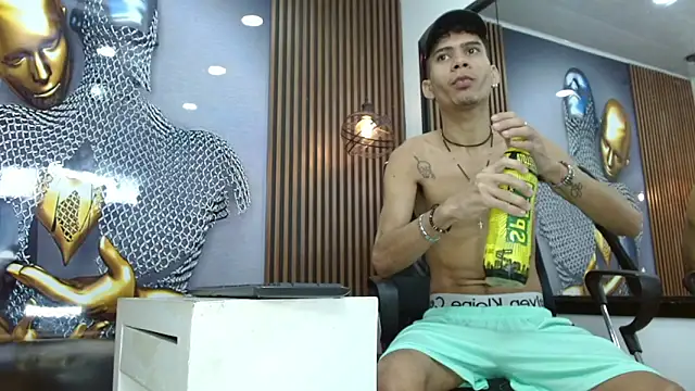 Skinny cute Alyer online show from 04/18/26, 02:15