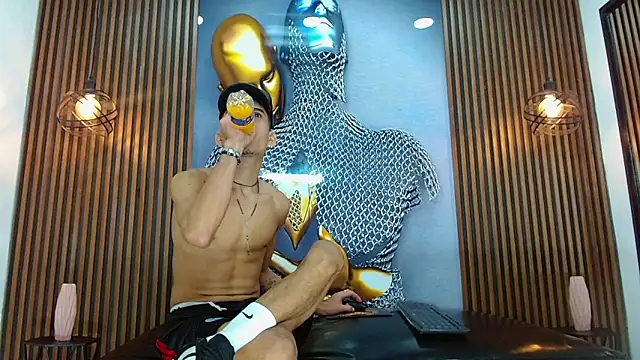 Skinny cute Alyer online show from 04/24/26, 02:36