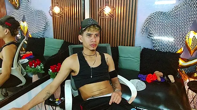 Skinny cute Alyer online show from 06/10/26, 02:23