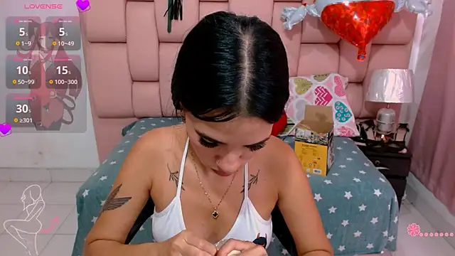 vanesa 22  online show from 04/15/26, 04:36