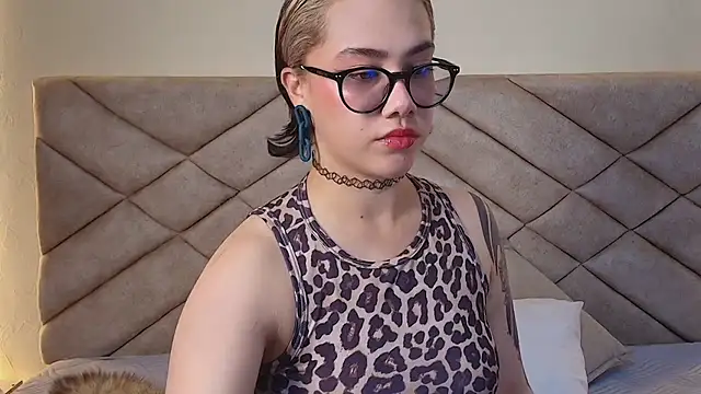 NoahAndGaia online show from 04/22/26, 07:59