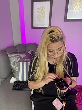 Aliss Taylor1 online show from 04/27/26, 10:30