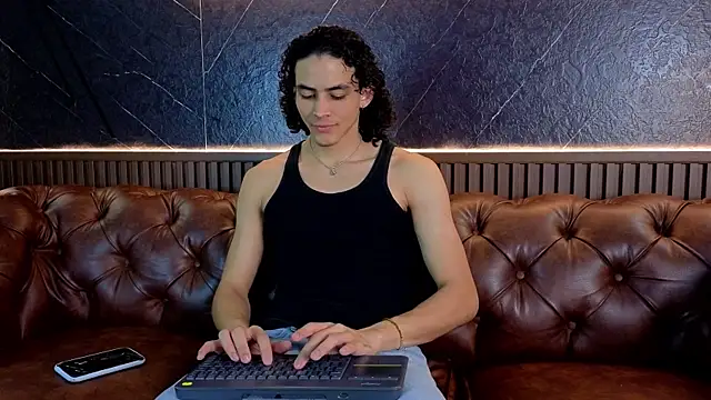 LucaAlessi online show from 04/13/26, 02:11