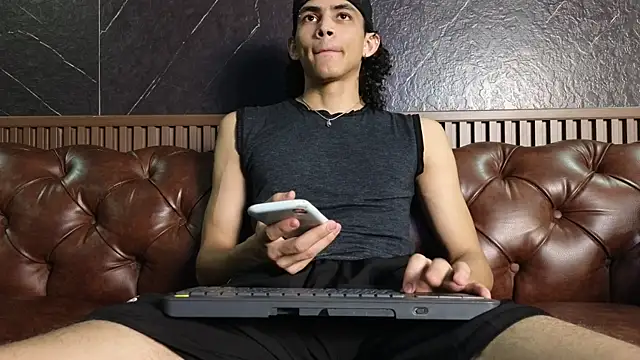 LucaAlessi online show from 04/21/26, 01:28