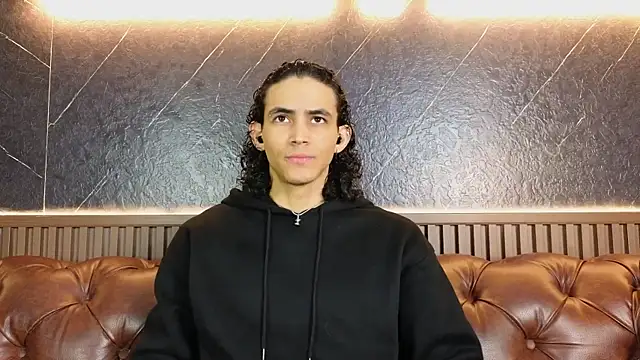 LucaAlessi online show from 04/23/26, 01:13