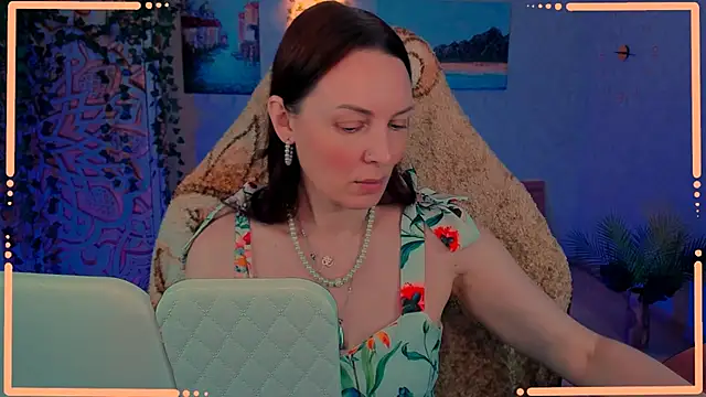Snapshot of LanaRadiance chatting on 06/15/26, 11:45 LanaRadiance online show from 06/15/26, 11:45
