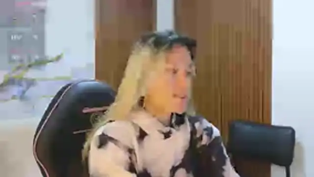 Snapshot of alonddra_tay chatting on 07/01/26, 11:45 alonddra tay online show from 07/01/26, 11:45