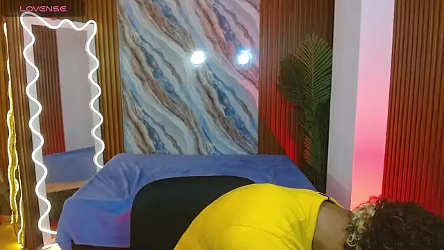 milo tay online show from 04/24/26, 02:36