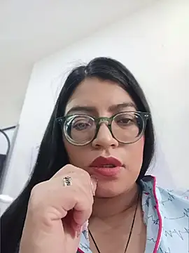 Snapshot of SOFI__10 chatting on 07/18/26, 12:53 SOFI 10 online show from 07/18/26, 12:53