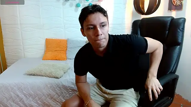 Zayn clausen online show from 04/16/26, 04:19