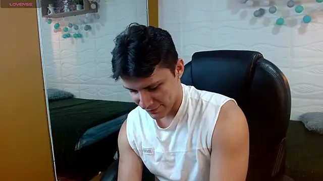 Zayn clausen online show from 04/22/26, 05:58