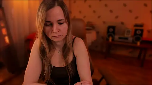 MiaSparkes online show from 04/20/26, 09:34