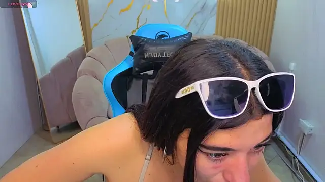 Erika Suarez b online show from 04/18/26, 07:51