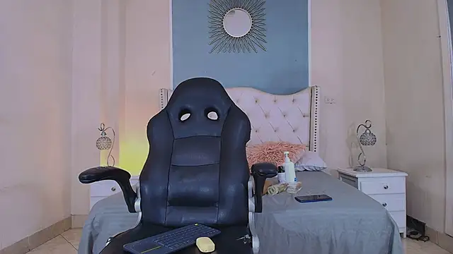 elizabeth santos1 online show from 04/26/26, 12:41