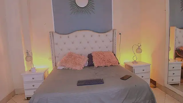 elizabeth santos1 online show from 06/04/26, 10:05