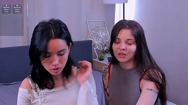 ReynaGrinvalsky online show from 04/14/26, 07:58