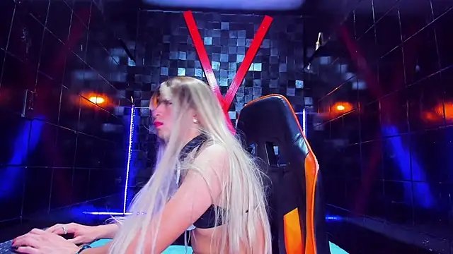 SolHiltton online show from 04/24/26, 07:49