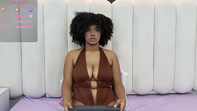 ela ebony  online show from 06/05/26, 12:11