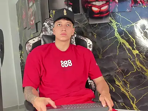 eithan boy  online show from 04/18/26, 11:47