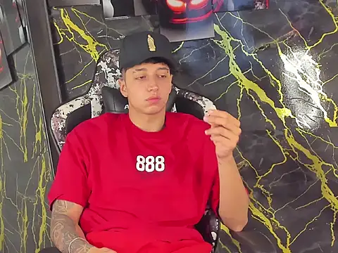 eithan boy  online show from 04/23/26, 12:29