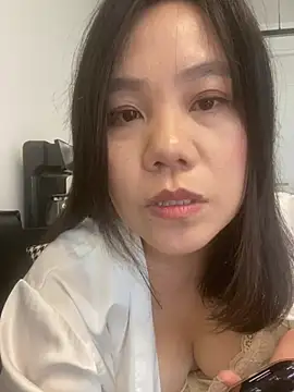 Feifei123521 online show from 04/11/26, 11:53