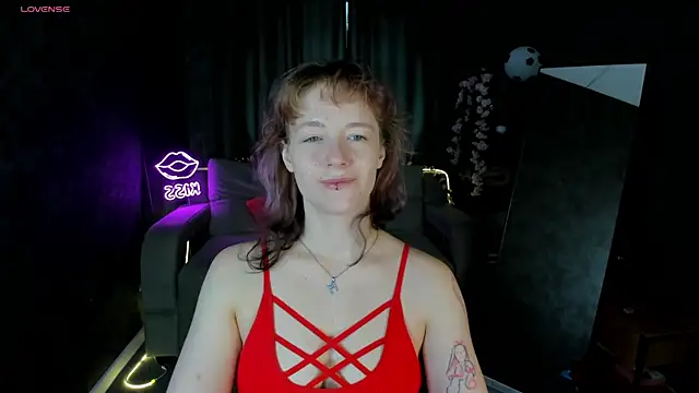 Snapshot of Ricki_Bloom chatting on 07/26/26, 01:14 Ricki Bloom online show from 07/26/26, 01:14