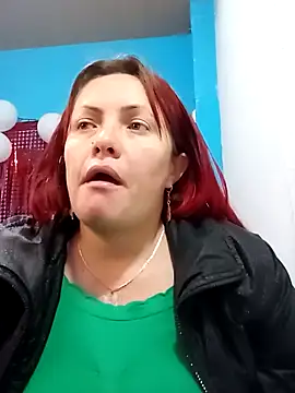 carolinhe26 online show from 04/20/26, 01:03