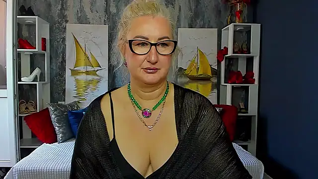 DianaFrances online show from 05/06/26, 07:57