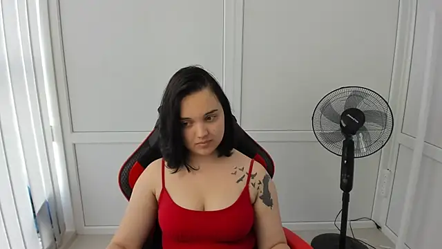 Snapshot of Caroline_cutte chatting on 06/17/26, 08:39 Caroline cutte online show from 06/17/26, 08:39