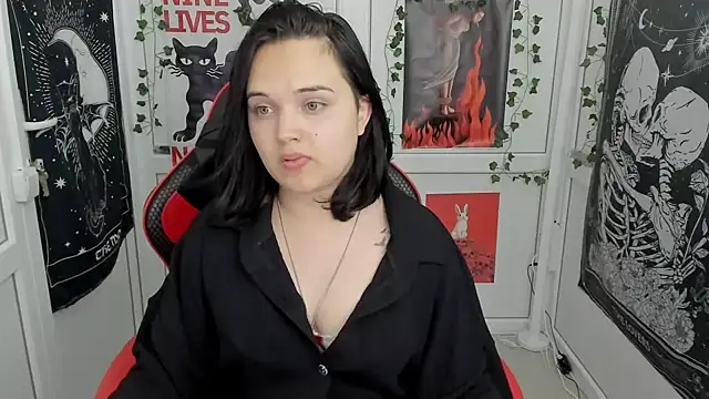 Snapshot of Caroline_cutte chatting on 06/29/26, 10:15 Caroline cutte online show from 06/29/26, 10:15