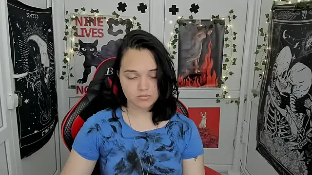 Snapshot of Caroline_cutte chatting on 07/03/26, 07:15 Caroline cutte online show from 07/03/26, 07:15