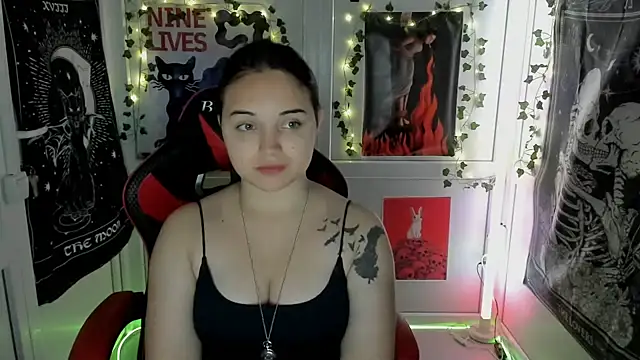 Snapshot of Caroline_cutte chatting on 07/11/26, 06:10 Caroline cutte online show from 07/11/26, 06:10