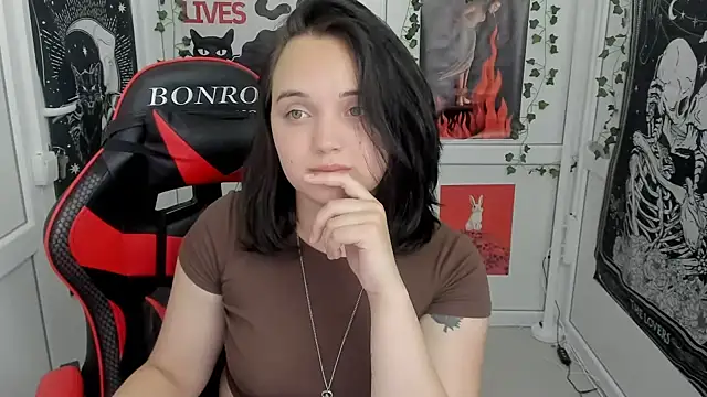 Snapshot of Caroline_cutte chatting on 07/20/26, 10:39 Caroline cutte online show from 07/20/26, 10:39