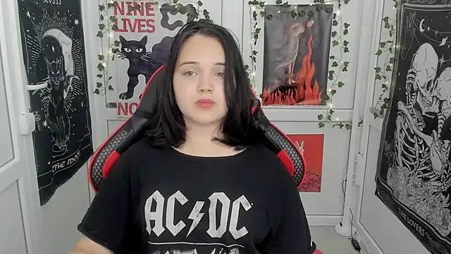 Snapshot of Caroline_cutte chatting on 07/23/26, 06:44 Caroline cutte online show from 07/23/26, 06:44