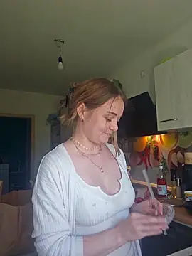 AliceLiddle  online show from 04/23/26, 04:09