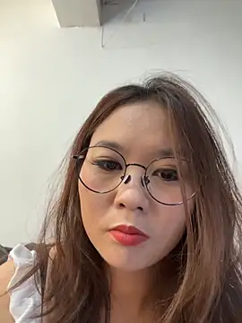 xiaoxiao 02 online show from 04/15/26, 01:56