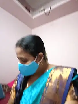 Snapshot of Tamilaunty35 chatting on 05/20/26, 04:24 Tamilaunty35 online show from 05/20/26, 04:24